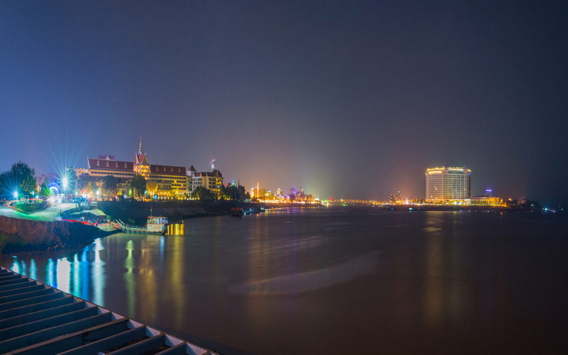 市场前景:VPS和云计算的快速增长 市场前景:VPS和云计算的快速增长
